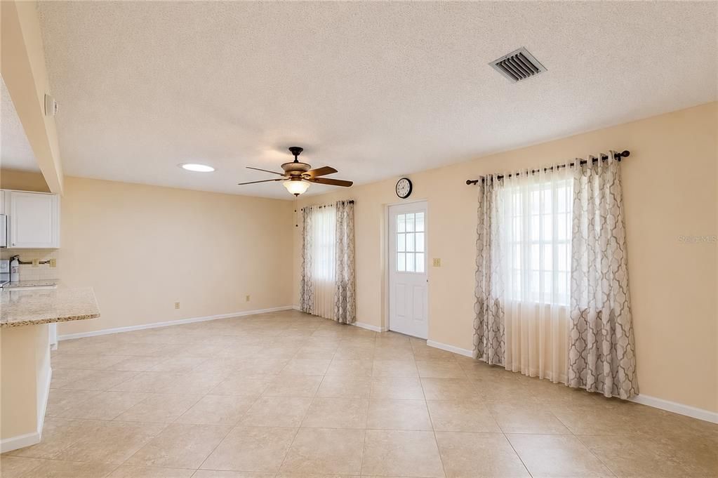 For Sale: $179,800 (2 beds, 2 baths, 1541 Square Feet)