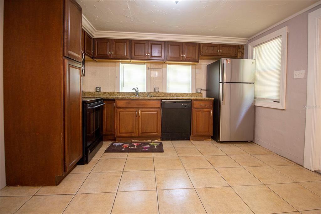 В аренду: $2,300 (3 спален, 2 ванн, 1156 Квадратных фут)
