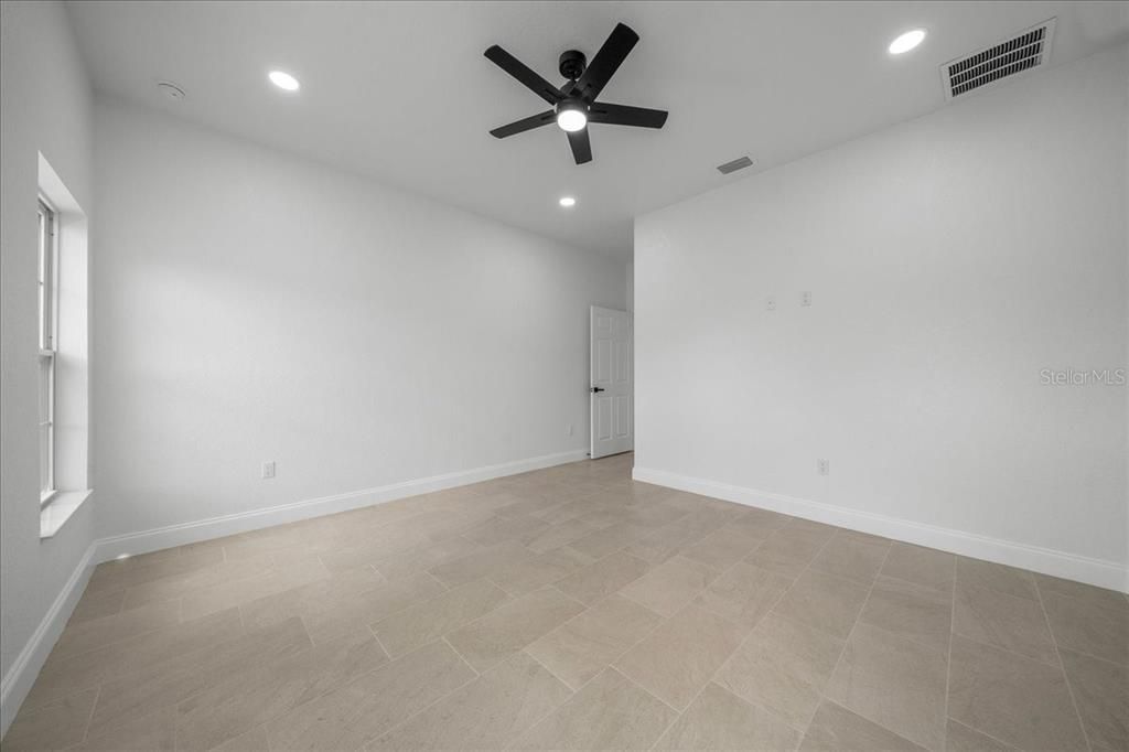 For Sale: $355,000 (3 beds, 2 baths, 1794 Square Feet)