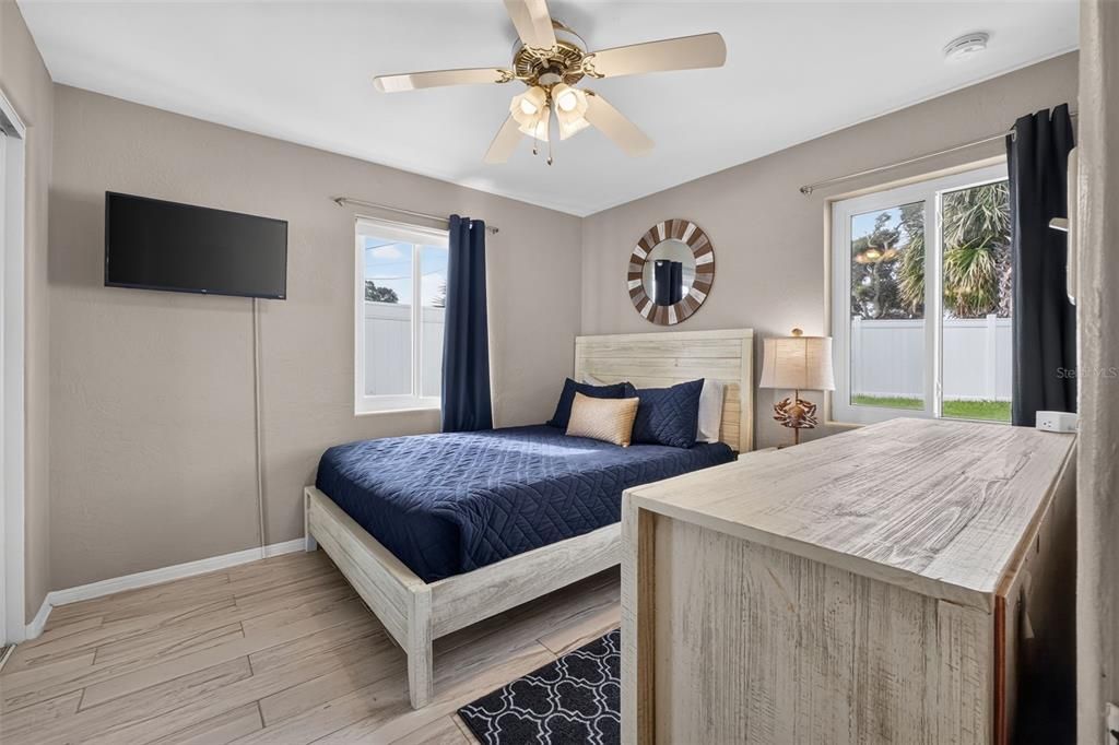 For Sale: $399,000 (2 beds, 2 baths, 1272 Square Feet)