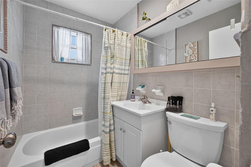 For Sale: $399,000 (2 beds, 2 baths, 1272 Square Feet)