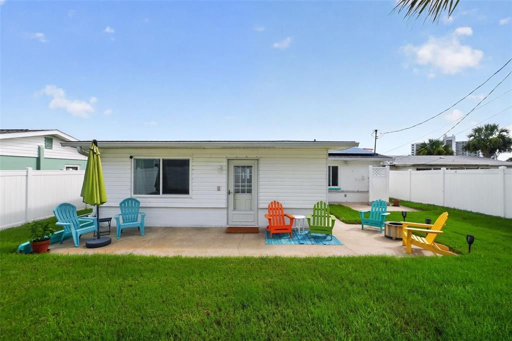 For Sale: $399,000 (2 beds, 2 baths, 1272 Square Feet)