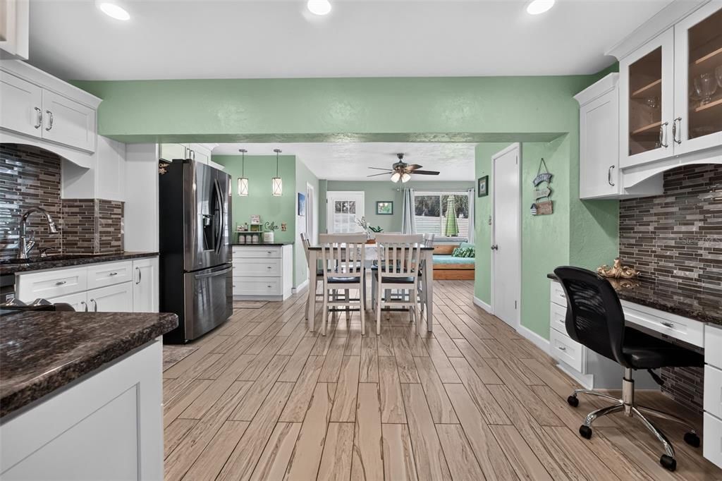 For Sale: $399,000 (2 beds, 2 baths, 1272 Square Feet)
