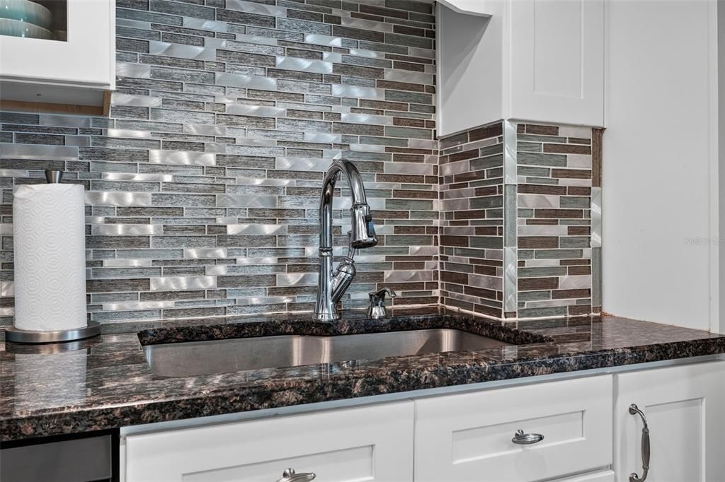 For Sale: $399,000 (2 beds, 2 baths, 1272 Square Feet)