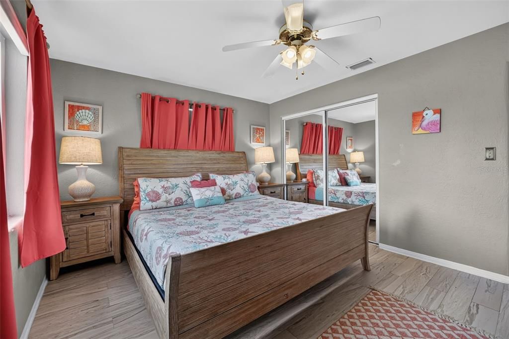 For Sale: $399,000 (2 beds, 2 baths, 1272 Square Feet)