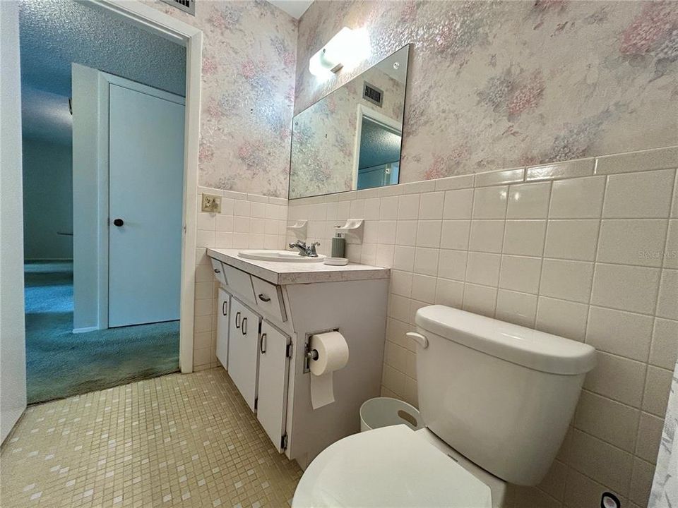 На продажу: $139,900 (2 спален, 2 ванн, 1400 Квадратных фут)