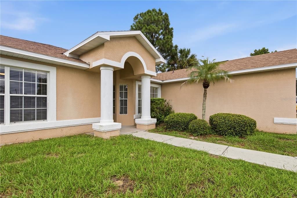 For Sale: $319,900 (4 beds, 2 baths, 1745 Square Feet)