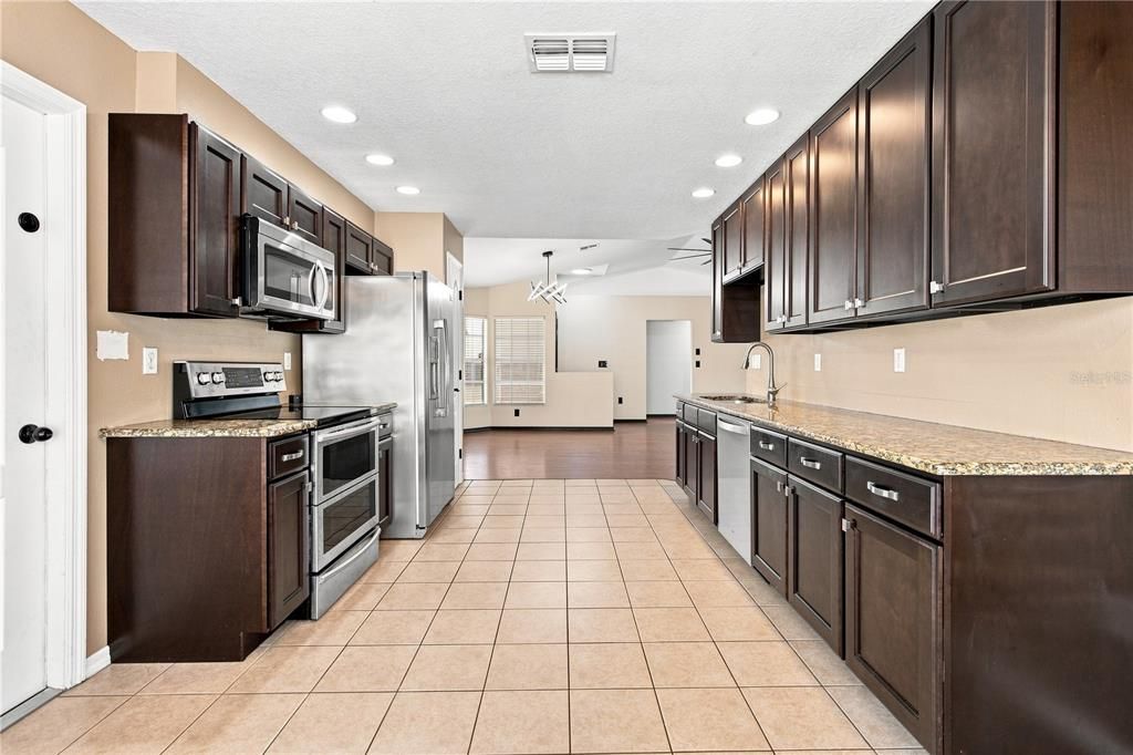 For Sale: $319,900 (4 beds, 2 baths, 1745 Square Feet)