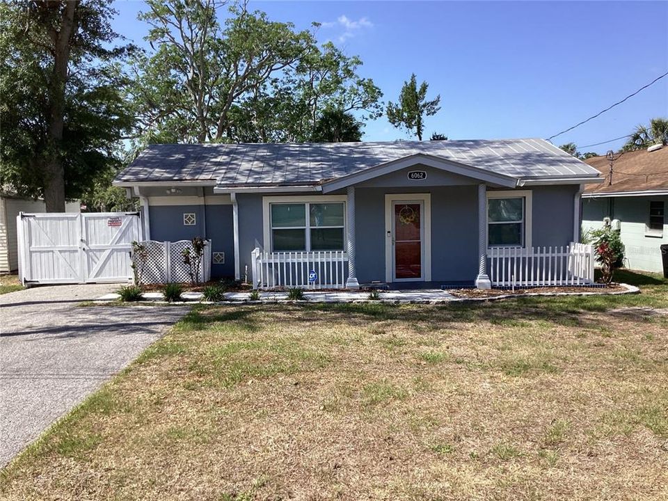 For Rent: $2,300 (3 beds, 2 baths, 1245 Square Feet)