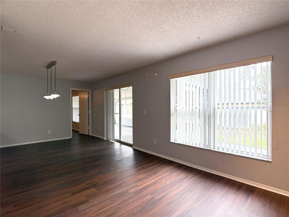 For Rent: $1,895 (3 beds, 2 baths, 1437 Square Feet)