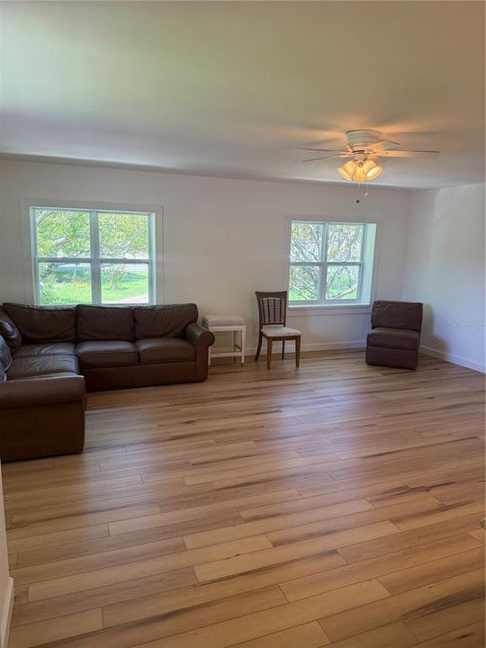 For Rent: $1,200 (1 beds, 1 baths, 800 Square Feet)