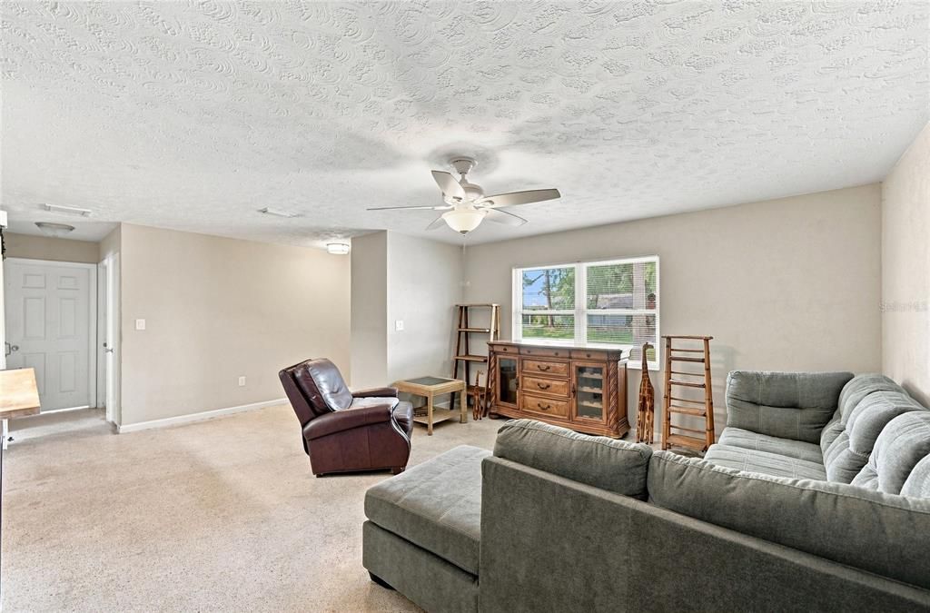 For Sale: $249,500 (3 beds, 2 baths, 1540 Square Feet)