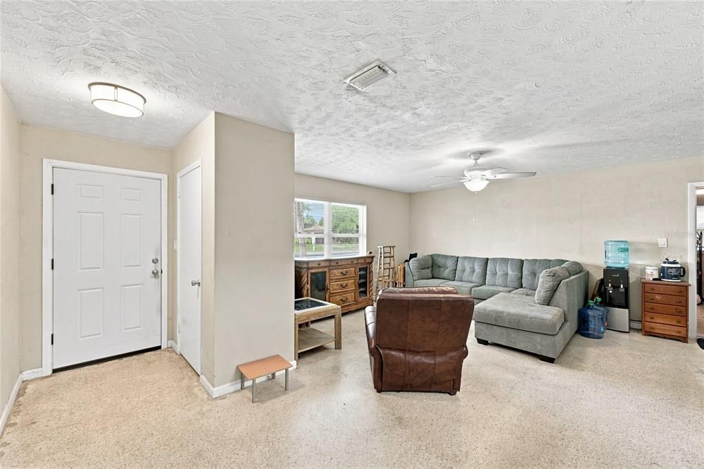 For Sale: $249,500 (3 beds, 2 baths, 1540 Square Feet)