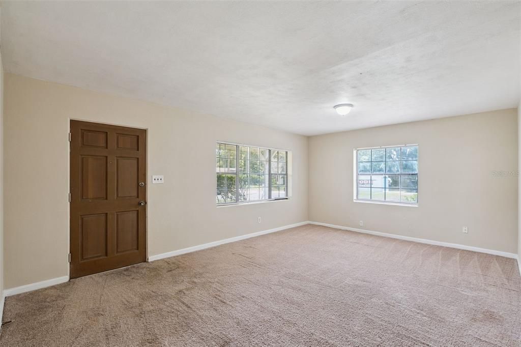 For Rent: $2,395 (3 beds, 1 baths, 1514 Square Feet)
