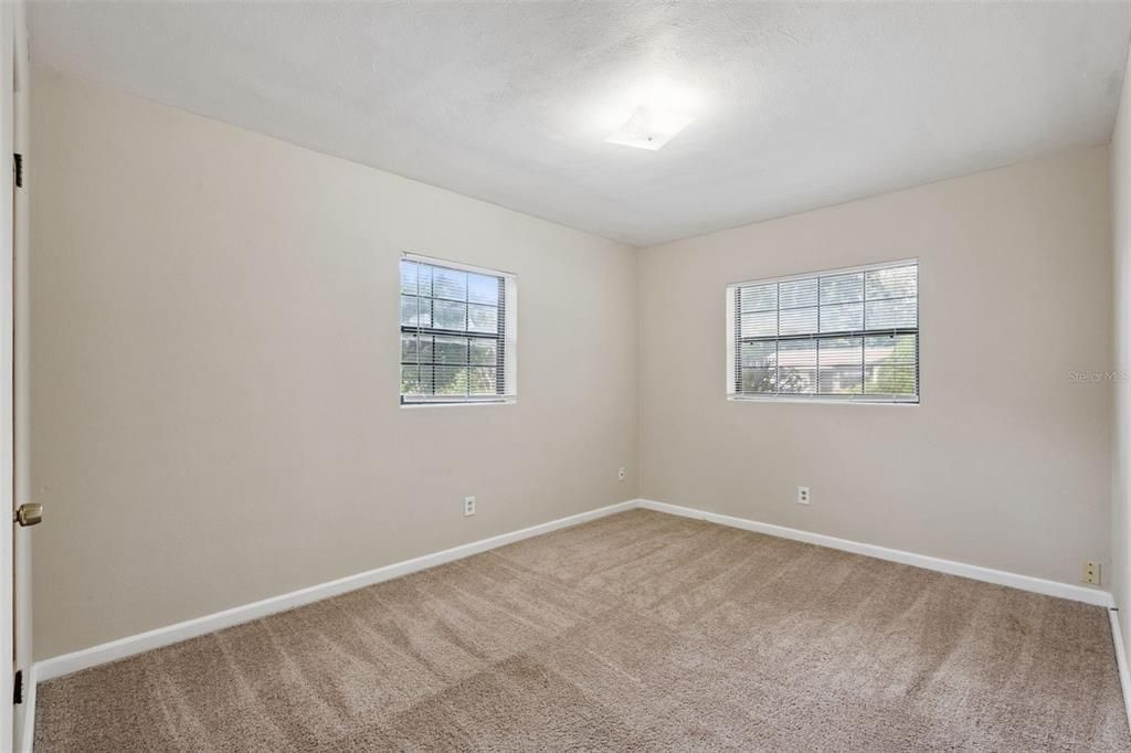 For Rent: $2,395 (3 beds, 1 baths, 1514 Square Feet)