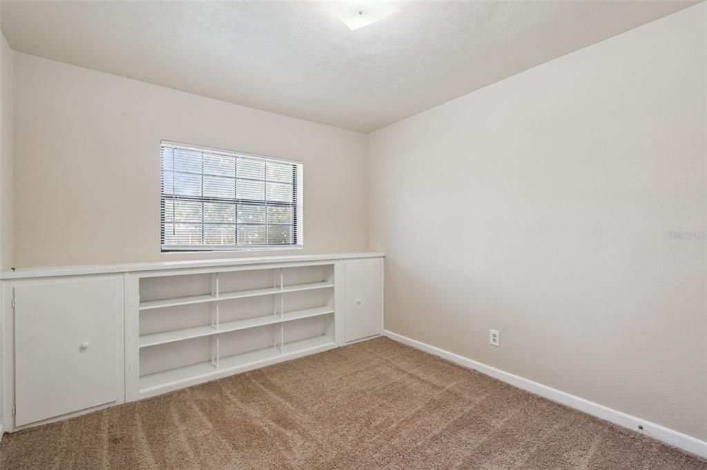 For Rent: $2,395 (3 beds, 1 baths, 1514 Square Feet)