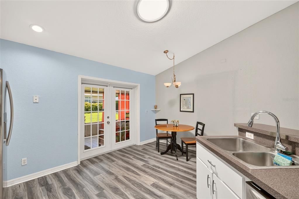 For Sale: $265,000 (3 beds, 2 baths, 1407 Square Feet)