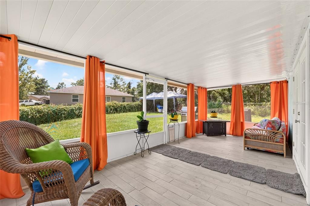 For Sale: $265,000 (3 beds, 2 baths, 1407 Square Feet)