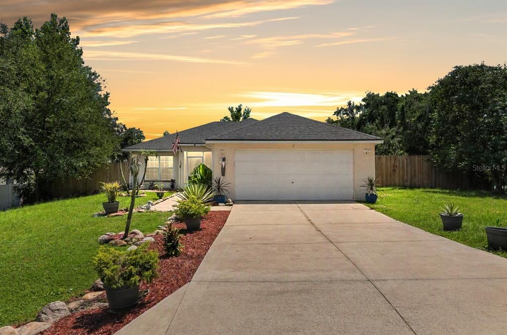 For Sale: $265,000 (3 beds, 2 baths, 1407 Square Feet)
