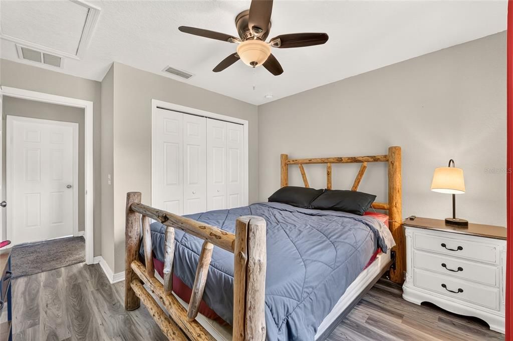 For Sale: $265,000 (3 beds, 2 baths, 1407 Square Feet)