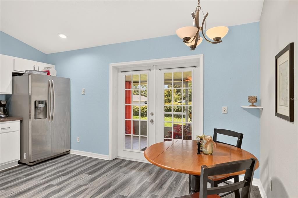 For Sale: $265,000 (3 beds, 2 baths, 1407 Square Feet)