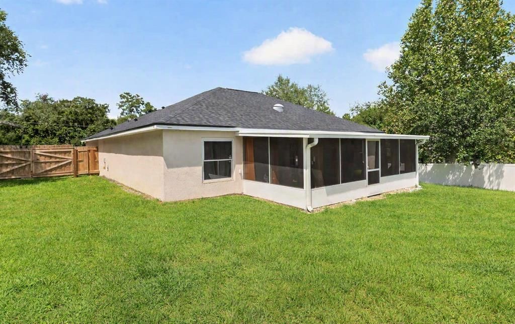 For Sale: $265,000 (3 beds, 2 baths, 1407 Square Feet)