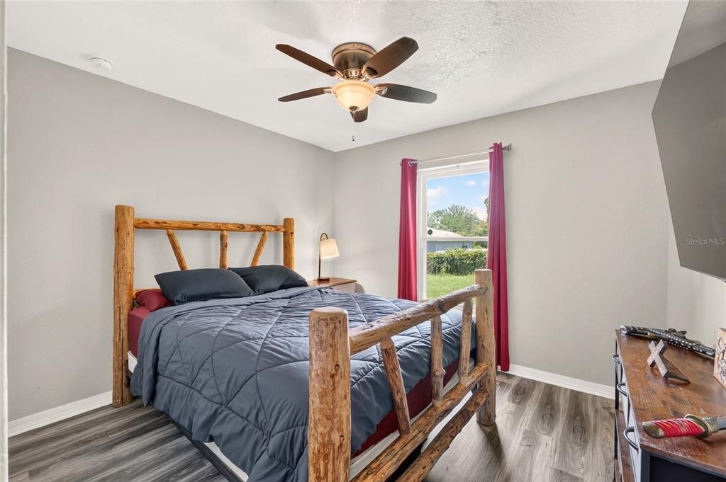 For Sale: $265,000 (3 beds, 2 baths, 1407 Square Feet)