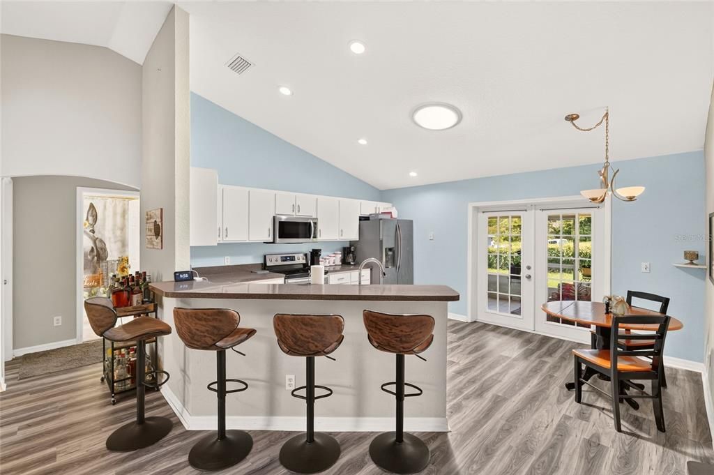 For Sale: $265,000 (3 beds, 2 baths, 1407 Square Feet)