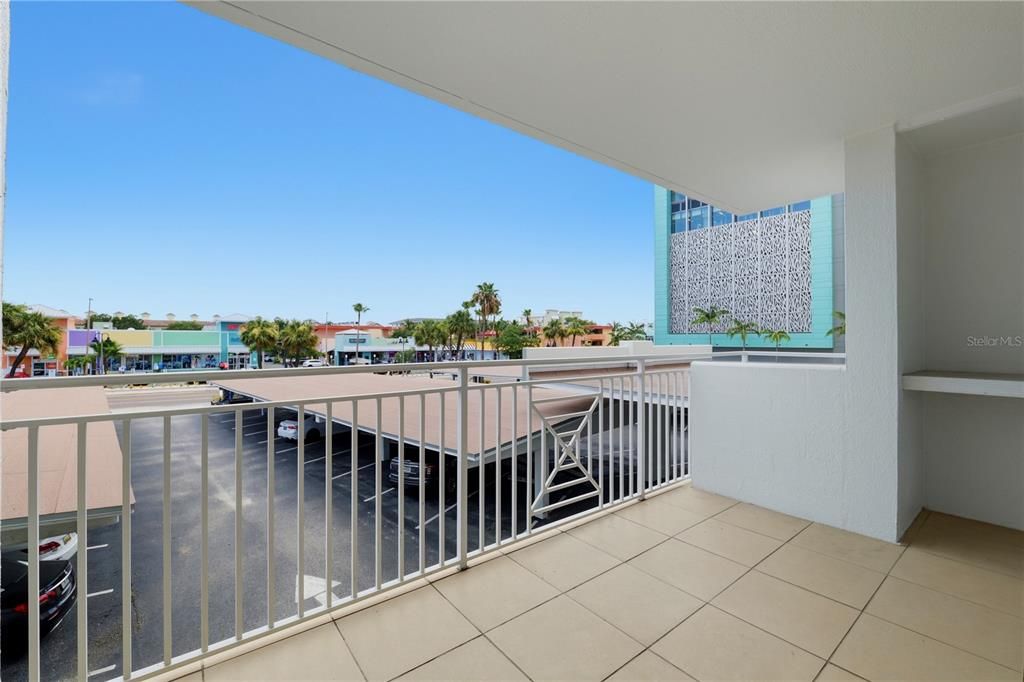 For Sale: $499,000 (1 beds, 1 baths, 1111 Square Feet)