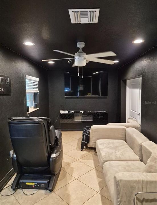 For Sale: $314,000 (3 beds, 2 baths, 2215 Square Feet)