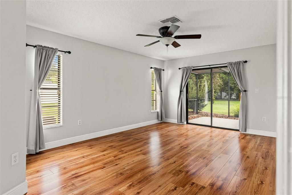 En Venta: $424,900 (4 camas, 2 baños, 1784 Pies cuadrados)