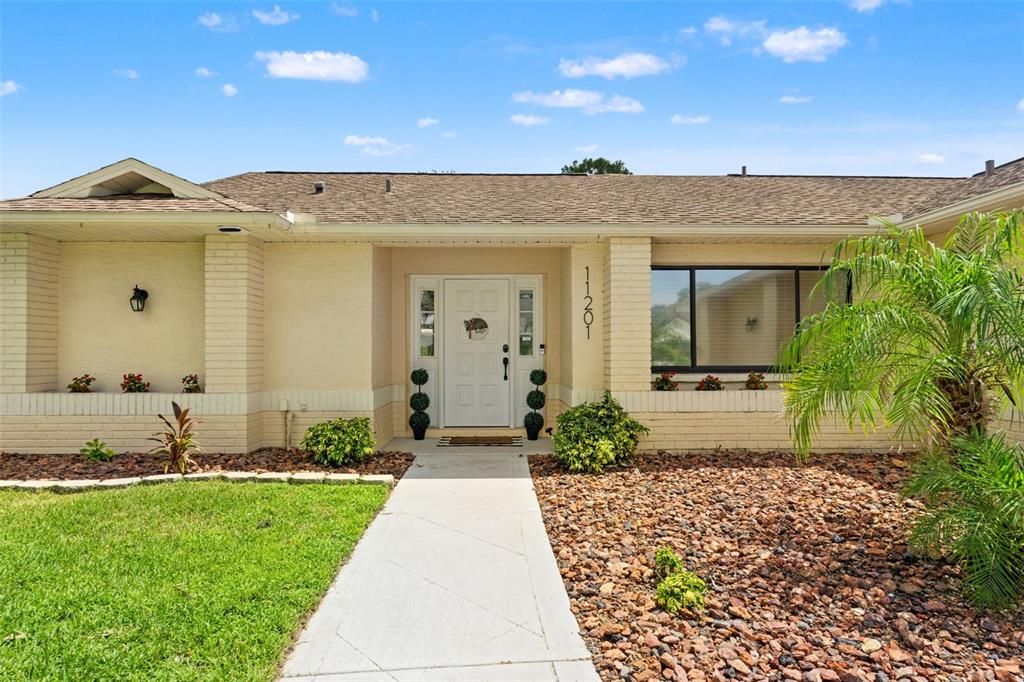 En Venta: $424,900 (4 camas, 2 baños, 1784 Pies cuadrados)