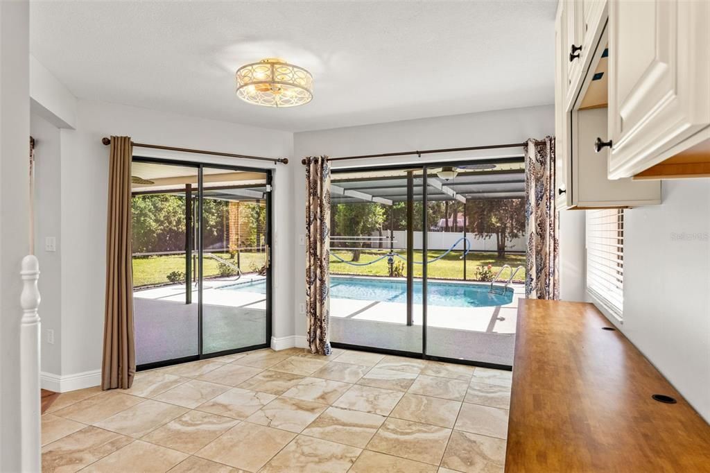 En Venta: $424,900 (4 camas, 2 baños, 1784 Pies cuadrados)