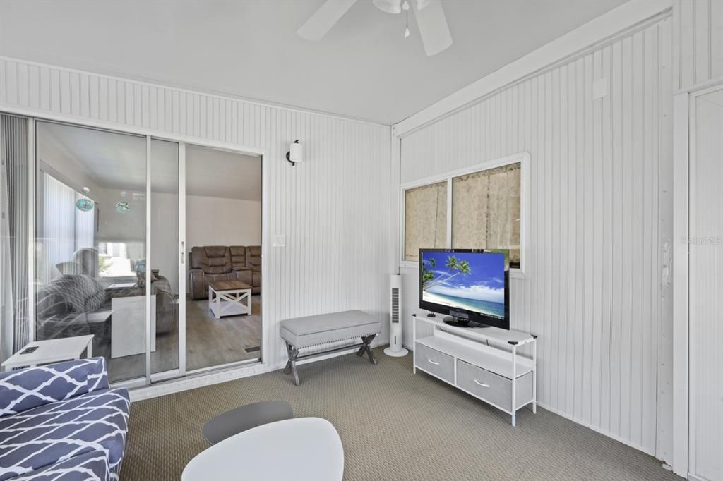 For Sale: $132,000 (2 beds, 2 baths, 1056 Square Feet)