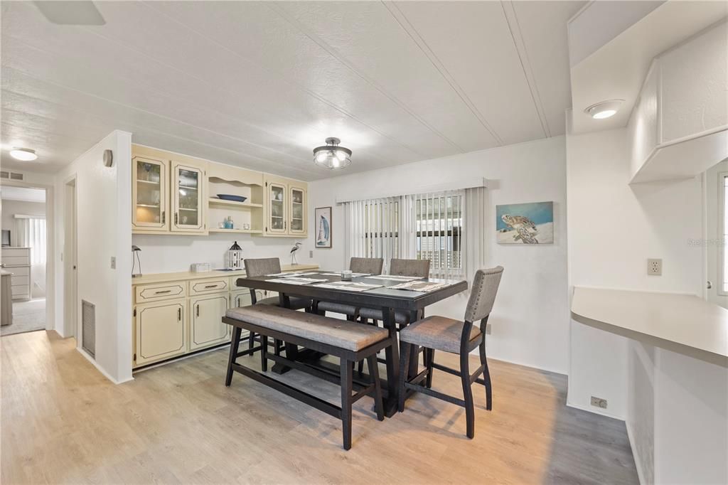 For Sale: $132,000 (2 beds, 2 baths, 1056 Square Feet)
