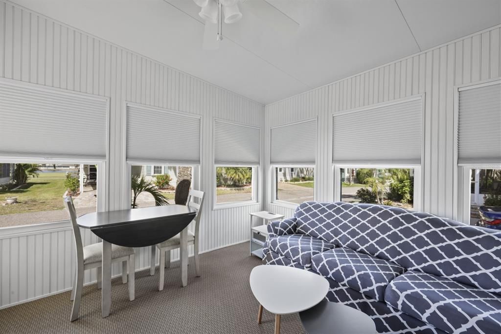For Sale: $132,000 (2 beds, 2 baths, 1056 Square Feet)