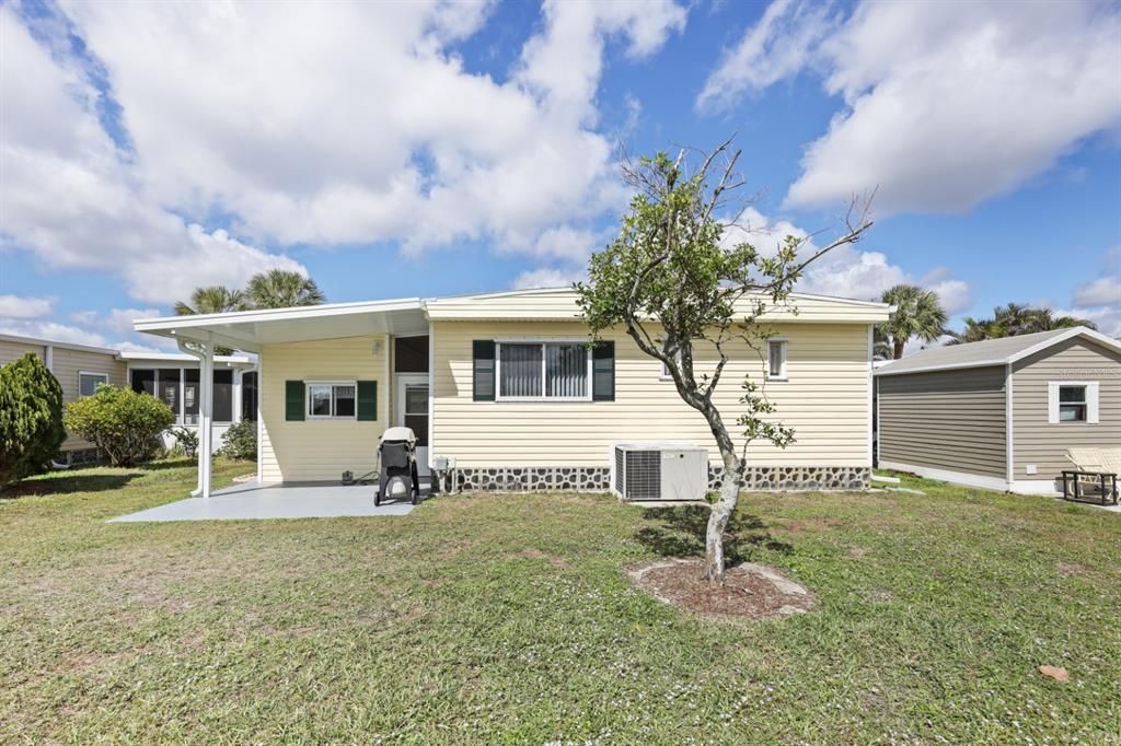 For Sale: $132,000 (2 beds, 2 baths, 1056 Square Feet)