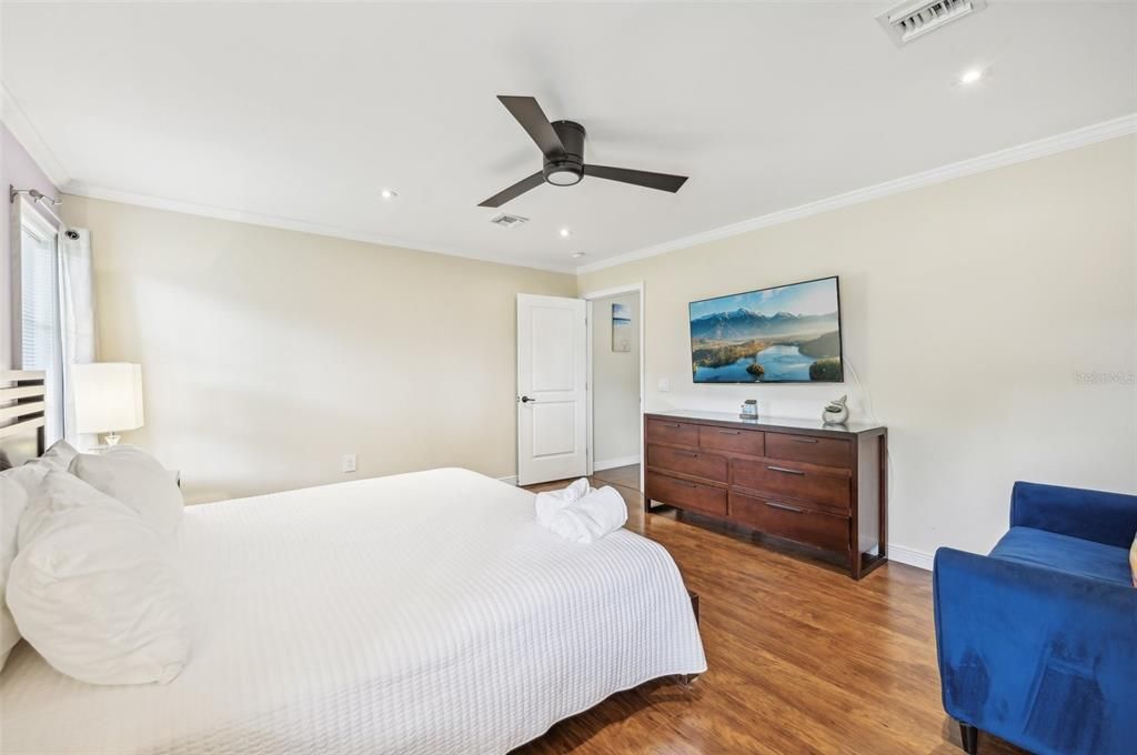 For Sale: $649,000 (3 beds, 2 baths, 1888 Square Feet)