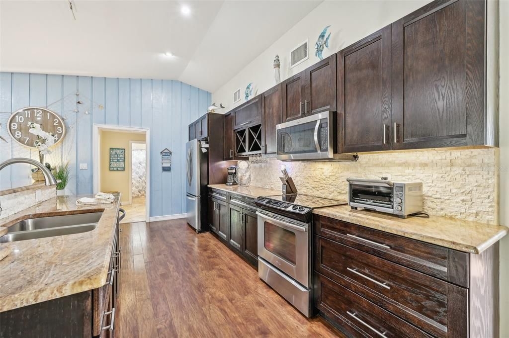 For Sale: $649,000 (3 beds, 2 baths, 1888 Square Feet)