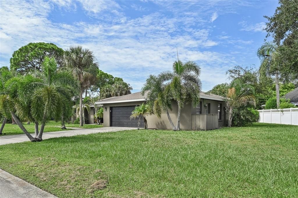 For Sale: $649,000 (3 beds, 2 baths, 1888 Square Feet)