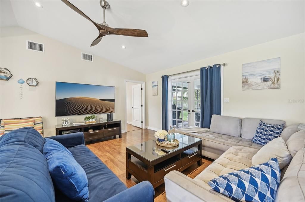 For Sale: $649,000 (3 beds, 2 baths, 1888 Square Feet)