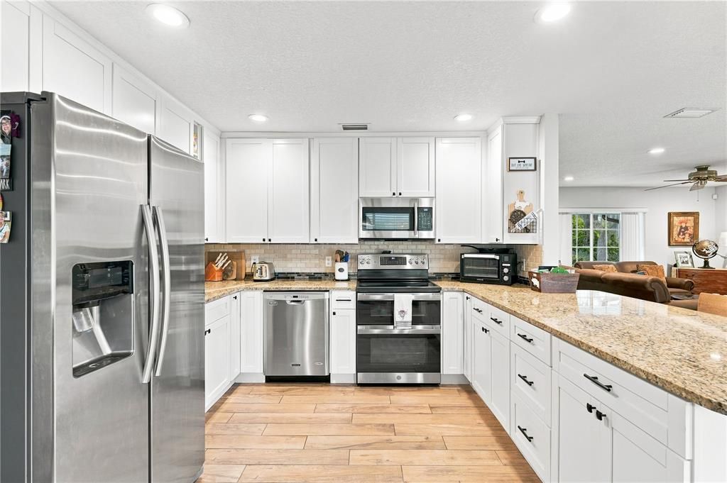 Activo con contrato: $310,000 (3 camas, 2 baños, 1420 Pies cuadrados)