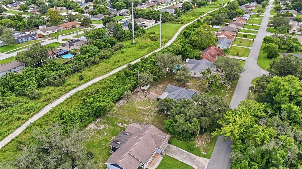 Activo con contrato: $310,000 (3 camas, 2 baños, 1420 Pies cuadrados)