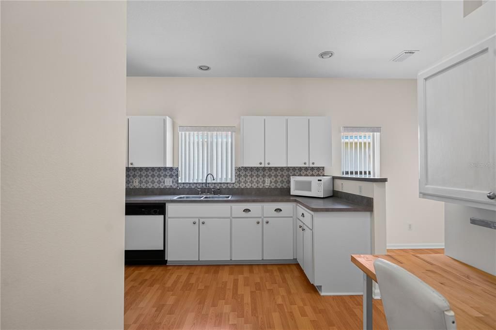 For Sale: $285,000 (3 beds, 2 baths, 1531 Square Feet)