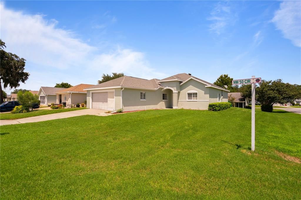 For Sale: $285,000 (3 beds, 2 baths, 1531 Square Feet)