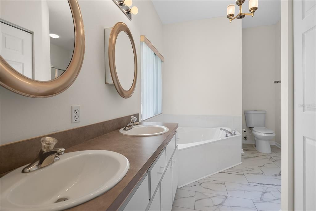 For Sale: $285,000 (3 beds, 2 baths, 1531 Square Feet)