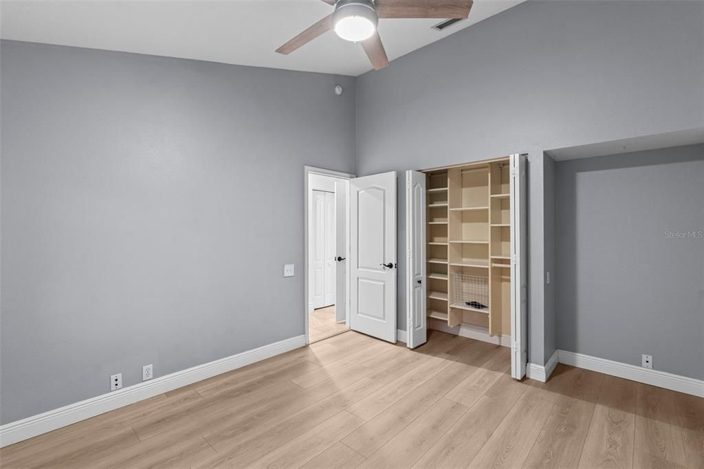 For Sale: $1,125,000 (5 beds, 4 baths, 3264 Square Feet)