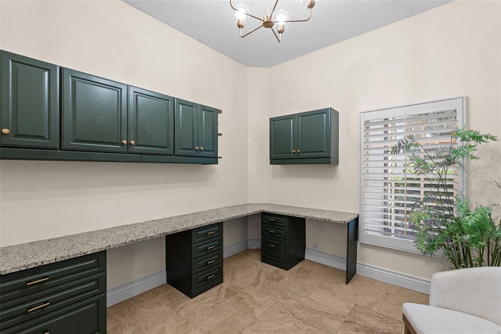 For Sale: $1,125,000 (5 beds, 4 baths, 3264 Square Feet)