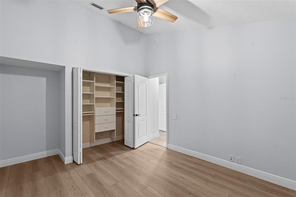 For Sale: $1,125,000 (5 beds, 4 baths, 3264 Square Feet)