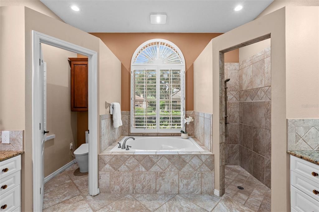 For Sale: $1,125,000 (5 beds, 4 baths, 3264 Square Feet)